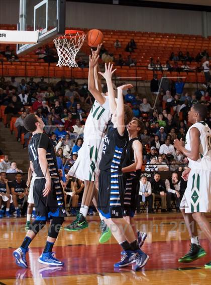 Thumbnail 2 in DeSoto vs. Hebron (UIL 5A Region1 Quarterfinal Playoff) photogallery.