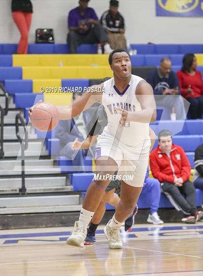 Thumbnail 1 in El Capitan vs. Fresno (Clovis Elks Tournament) photogallery.