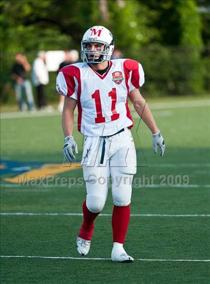 Thumbnail 3 in Shriners Football Classic (North vs South) photogallery.