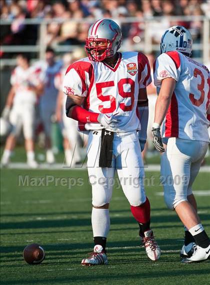 Thumbnail 3 in Shriners Football Classic (North vs South) photogallery.