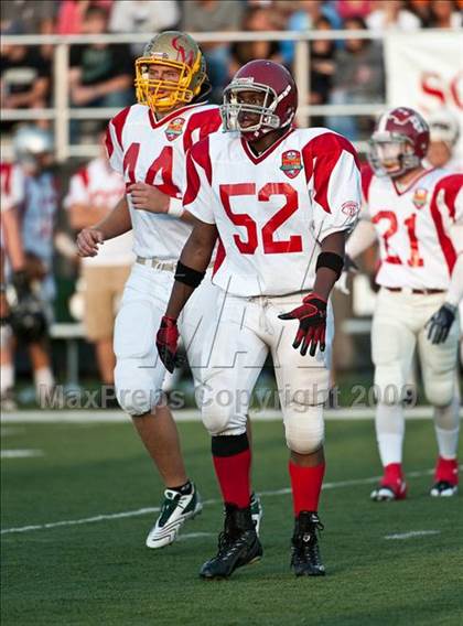 Thumbnail 3 in Shriners Football Classic (North vs South) photogallery.