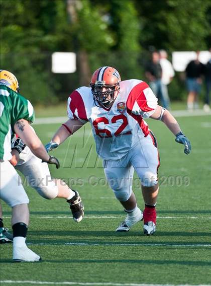 Thumbnail 3 in Shriners Football Classic (North vs South) photogallery.