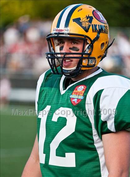 Thumbnail 3 in Shriners Football Classic (North vs South) photogallery.
