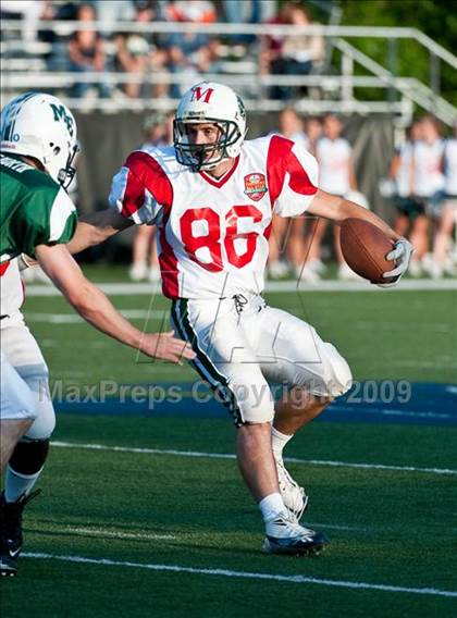 Thumbnail 2 in Shriners Football Classic (North vs South) photogallery.