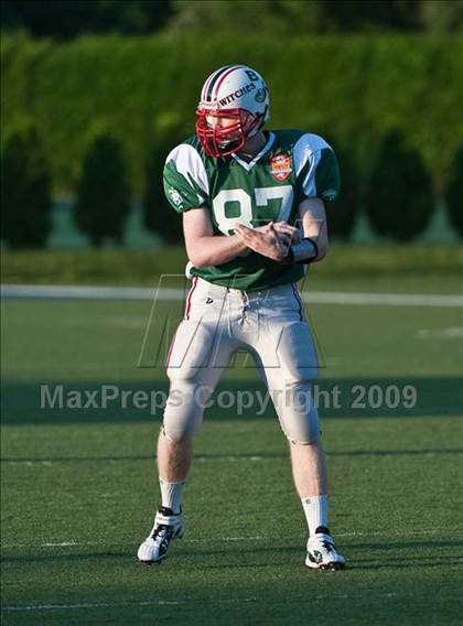 Thumbnail 3 in Shriners Football Classic (North vs South) photogallery.