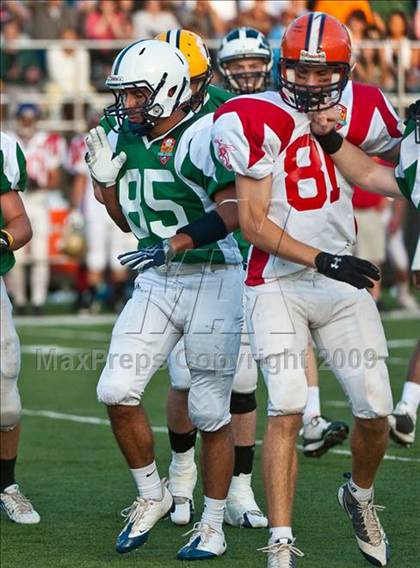 Thumbnail 2 in Shriners Football Classic (North vs South) photogallery.