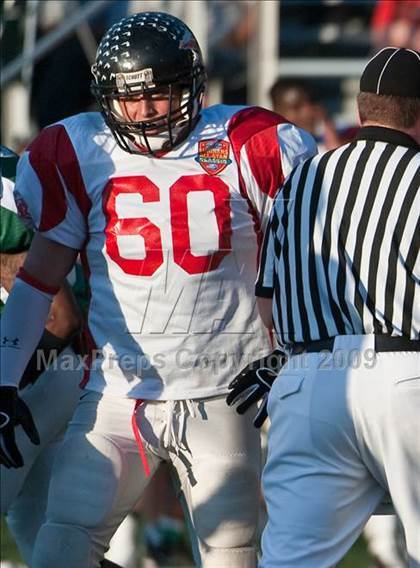 Thumbnail 3 in Shriners Football Classic (North vs South) photogallery.