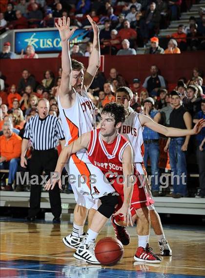 Thumbnail 2 in Abilene vs. Fort Scott (KSHSAA 4A Playoffs) photogallery.