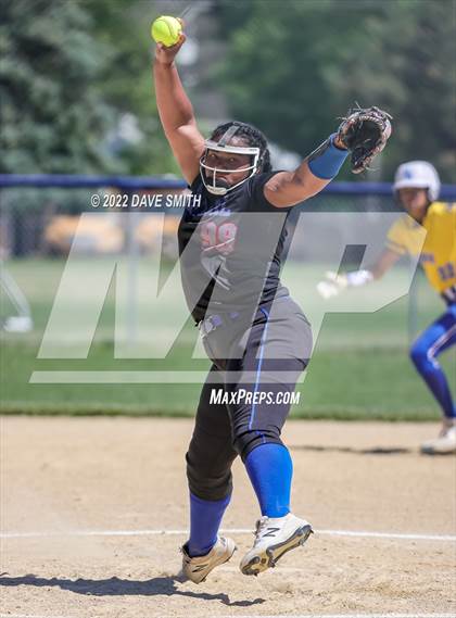 Thumbnail 1 in Davenport North @ Davenport Central photogallery.