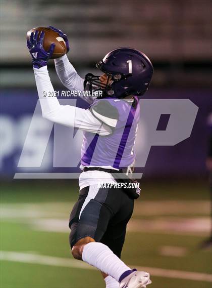 Thumbnail 2 in Fayetteville vs. Cabot (AAA 7A Quarterfinal Playoff) photogallery.