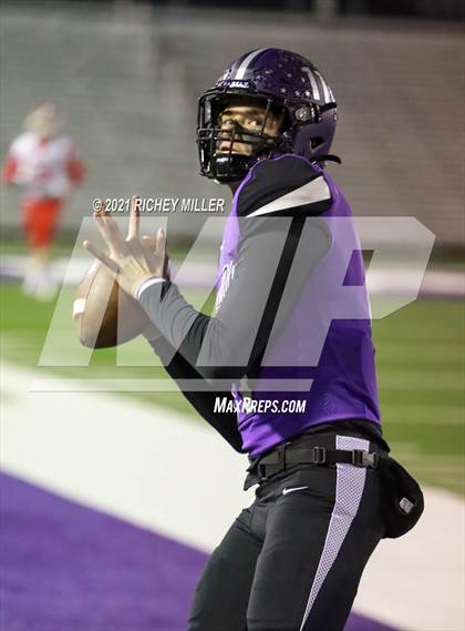 Thumbnail 1 in Fayetteville vs. Cabot (AAA 7A Quarterfinal Playoff) photogallery.