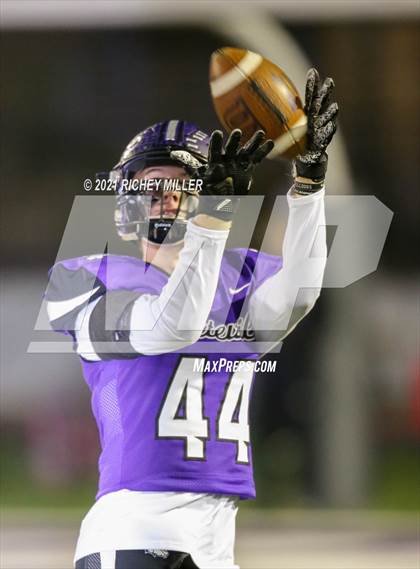 Thumbnail 1 in Fayetteville vs. Cabot (AAA 7A Quarterfinal Playoff) photogallery.
