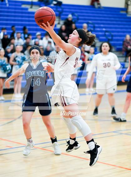 Thumbnail 3 in Kentlake vs Rogers (WIAA 4A Regional Playoff) photogallery.