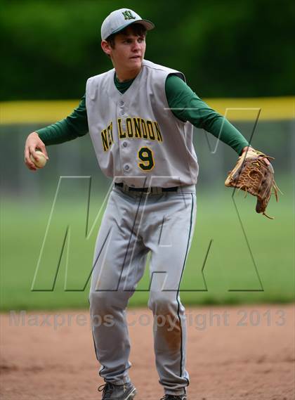 Thumbnail 2 in New London @ North Haven (CIAC Class L First Round) photogallery.