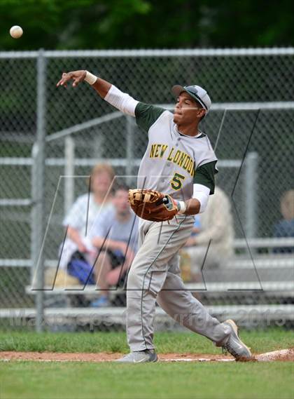 Thumbnail 2 in New London @ North Haven (CIAC Class L First Round) photogallery.