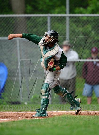 Thumbnail 2 in New London @ North Haven (CIAC Class L First Round) photogallery.