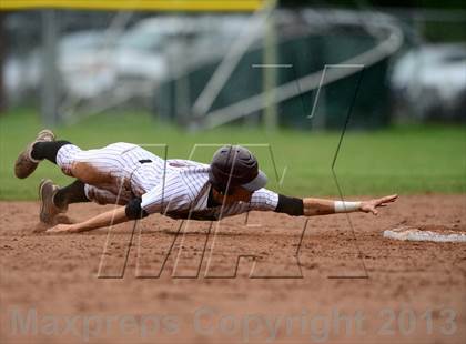 Thumbnail 2 in New London @ North Haven (CIAC Class L First Round) photogallery.