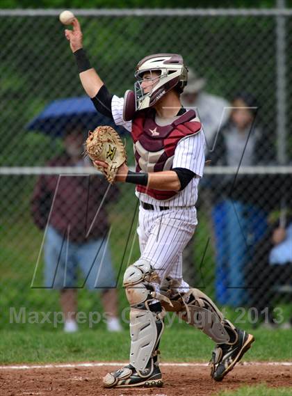 Thumbnail 2 in New London @ North Haven (CIAC Class L First Round) photogallery.
