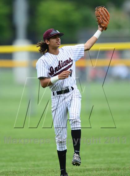 Thumbnail 2 in New London @ North Haven (CIAC Class L First Round) photogallery.