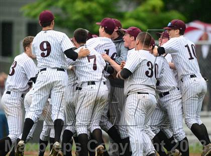 Thumbnail 2 in New London @ North Haven (CIAC Class L First Round) photogallery.