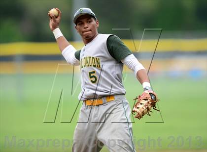 Thumbnail 2 in New London @ North Haven (CIAC Class L First Round) photogallery.