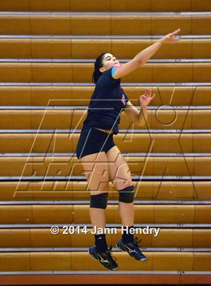 Thumbnail 2 in Sacred Heart vs. Desert Hills (Durango Fall Classic) photogallery.