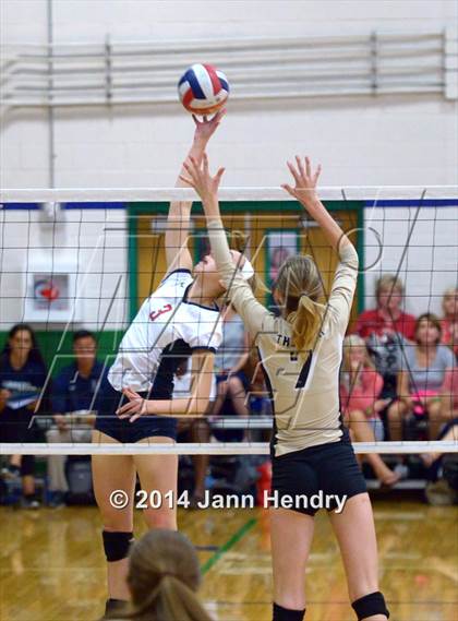 Thumbnail 1 in Sacred Heart vs. Desert Hills (Durango Fall Classic) photogallery.