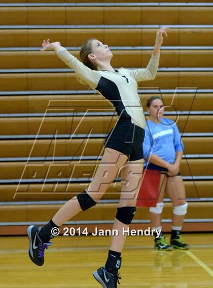 Thumbnail 1 in Sacred Heart vs. Desert Hills (Durango Fall Classic) photogallery.