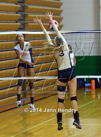 Thumbnail 2 in Sacred Heart vs. Desert Hills (Durango Fall Classic) photogallery.