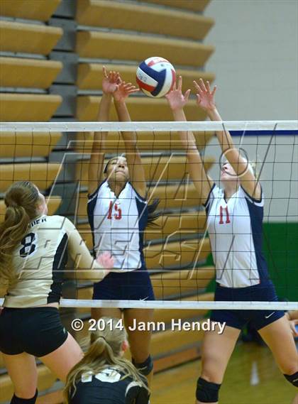 Thumbnail 1 in Sacred Heart vs. Desert Hills (Durango Fall Classic) photogallery.