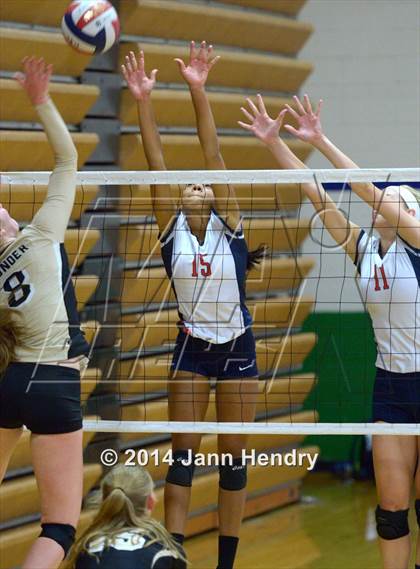 Thumbnail 3 in Sacred Heart vs. Desert Hills (Durango Fall Classic) photogallery.