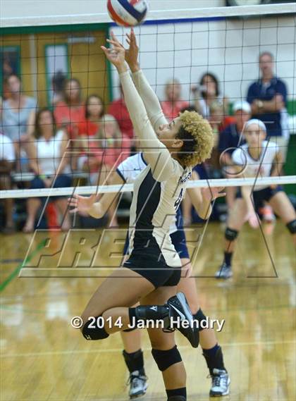 Thumbnail 2 in Sacred Heart vs. Desert Hills (Durango Fall Classic) photogallery.