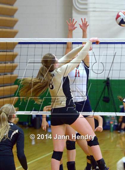 Thumbnail 2 in Sacred Heart vs. Desert Hills (Durango Fall Classic) photogallery.