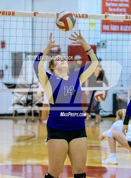 Thumbnail 3 in Tivy @ Fredericksburg photogallery.