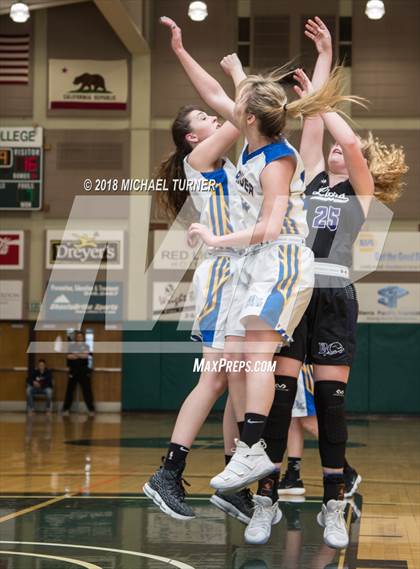 Thumbnail 3 in Fall River vs. Redding Christian (CIF NS D6 Final) photogallery.