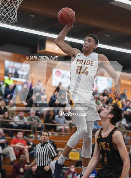 Thumbnail 3 in O'Dea vs. Mountain Pointe (Torrey Pines Holiday Classic) photogallery.