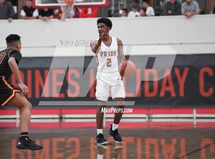 Thumbnail 3 in O'Dea vs. Mountain Pointe (Torrey Pines Holiday Classic) photogallery.