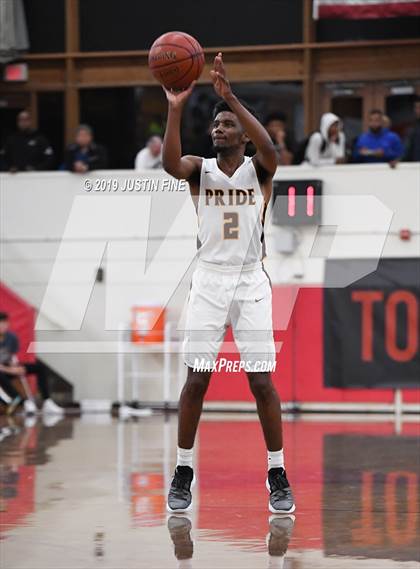 Thumbnail 2 in O'Dea vs. Mountain Pointe (Torrey Pines Holiday Classic) photogallery.