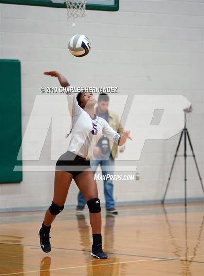 Thumbnail 2 in Thrall vs. Burton (UIL 2A Regional Playoff) photogallery.