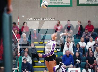 Thumbnail 1 in Thrall vs. Burton (UIL 2A Regional Playoff) photogallery.
