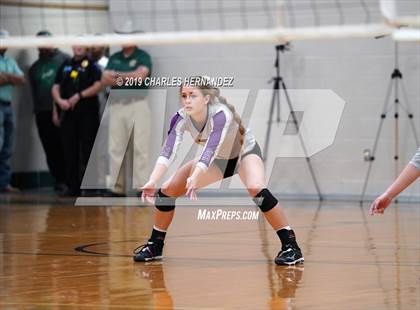 Thumbnail 2 in Thrall vs. Burton (UIL 2A Regional Playoff) photogallery.