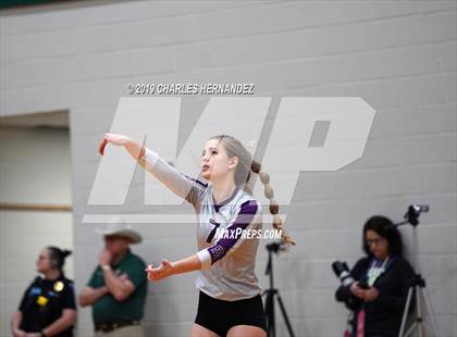 Thumbnail 1 in Thrall vs. Burton (UIL 2A Regional Playoff) photogallery.