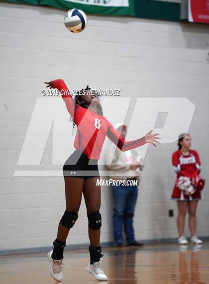 Thumbnail 2 in Thrall vs. Burton (UIL 2A Regional Playoff) photogallery.