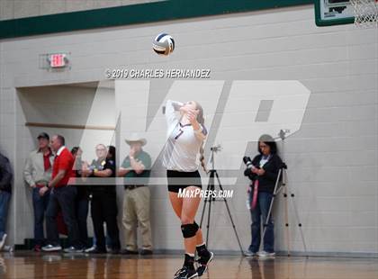 Thumbnail 1 in Thrall vs. Burton (UIL 2A Regional Playoff) photogallery.