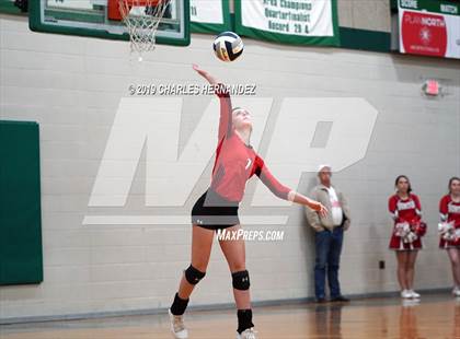 Thumbnail 2 in Thrall vs. Burton (UIL 2A Regional Playoff) photogallery.