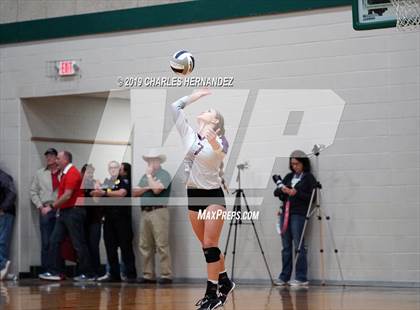 Thumbnail 2 in Thrall vs. Burton (UIL 2A Regional Playoff) photogallery.