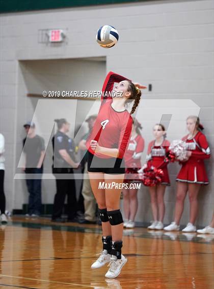 Thumbnail 3 in Thrall vs. Burton (UIL 2A Regional Playoff) photogallery.