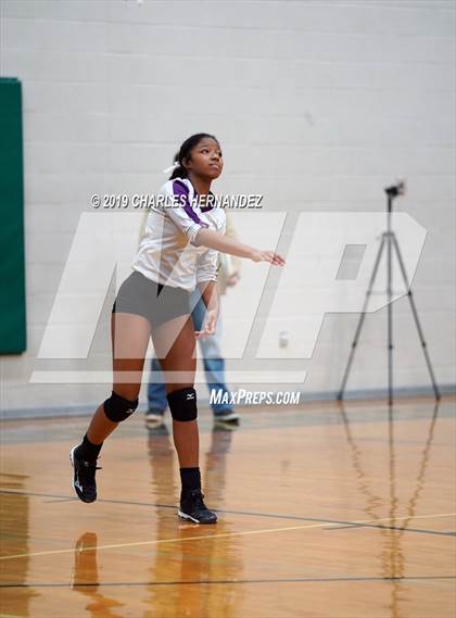 Thumbnail 3 in Thrall vs. Burton (UIL 2A Regional Playoff) photogallery.