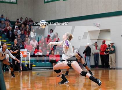 Thumbnail 1 in Thrall vs. Burton (UIL 2A Regional Playoff) photogallery.