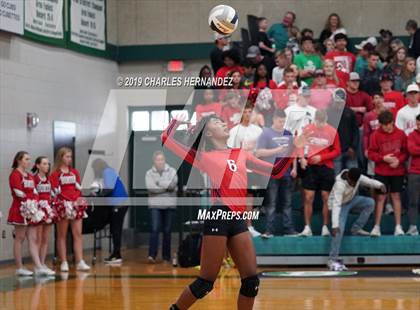 Thumbnail 1 in Thrall vs. Burton (UIL 2A Regional Playoff) photogallery.